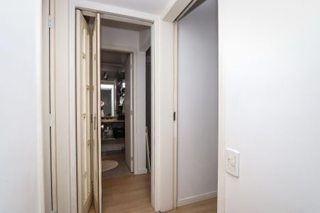 Apartamento à venda com 61m², 2 quartos e 2 vagasCorredor