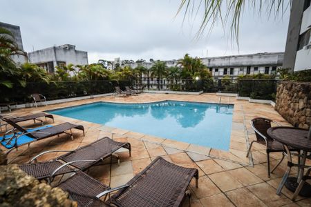 Apartamento à venda com 61m², 2 quartos e 2 vagasÁrea comum - Piscina