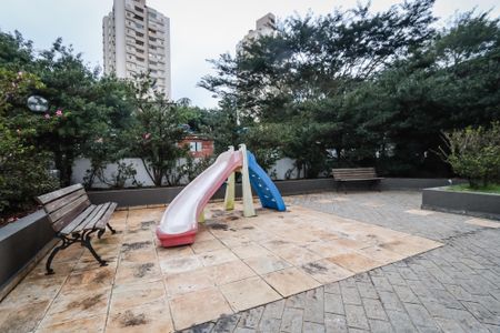 Apartamento à venda com 61m², 2 quartos e 2 vagasÁrea comum - Playground