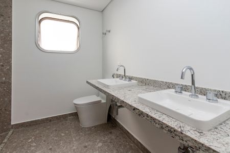 Apartamento à venda com 200m², 3 quartos e 4 vagasBanheiro Suíte 1