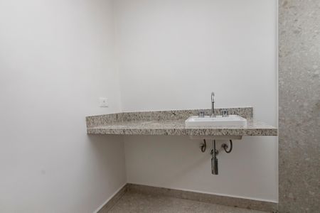 Apartamento à venda com 200m², 3 quartos e 4 vagasBanheiro da Suíte 2