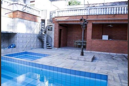 Casa à venda com 576m², 3 quartos e 6 vagas