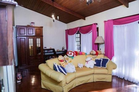 Casa à venda com 576m², 3 quartos e 6 vagas