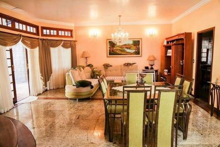 Casa à venda com 576m², 3 quartos e 6 vagas