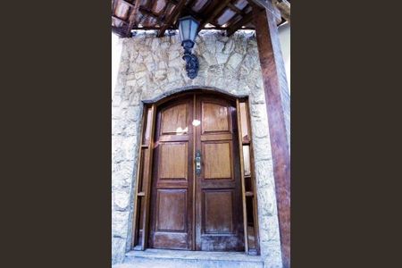 Casa à venda com 576m², 3 quartos e 6 vagas