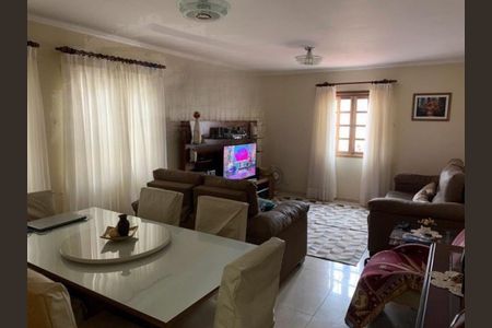 Casa à venda com 180m², 3 quartos e 4 vagas