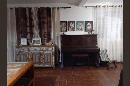 Casa à venda com 141m², 3 quartos e 4 vagas