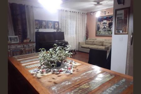 Casa à venda com 141m², 3 quartos e 4 vagas