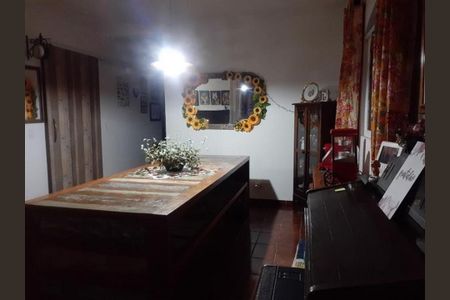 Casa à venda com 141m², 3 quartos e 4 vagas