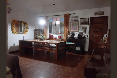 Casa à venda com 141m², 3 quartos e 4 vagas