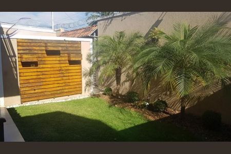 Casa à venda com 106m², 3 quartos e 2 vagas