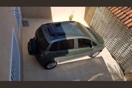 Casa à venda com 106m², 3 quartos e 2 vagas