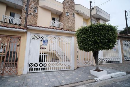 Casa à venda com 138m², 3 quartos e 4 vagasFachada 