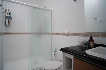 Casa à venda com 138m², 3 quartos e 4 vagasBanheiro da Suíte