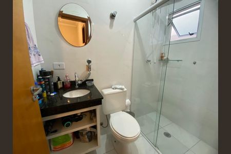 Casa à venda com 100m², 3 quartos e 2 vagas Casa à venda com 100m², 3 quartos e 2 vagasBanheiro Social