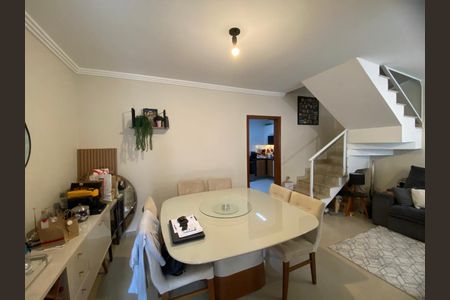 Casa à venda com 100m², 3 quartos e 2 vagas Casa à venda com 100m², 3 quartos e 2 vagasSala de Jantar