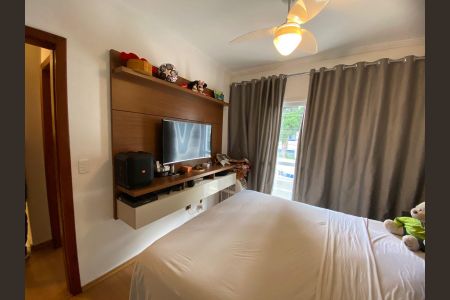 Casa à venda com 100m², 3 quartos e 2 vagas Casa à venda com 100m², 3 quartos e 2 vagasSuíte