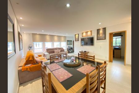 Casa à venda com 290m², 3 quartos e 5 vagasSala