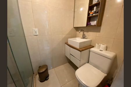 Apartamento à venda com 64m², 3 quartos e 3 vagasBanheiro Social