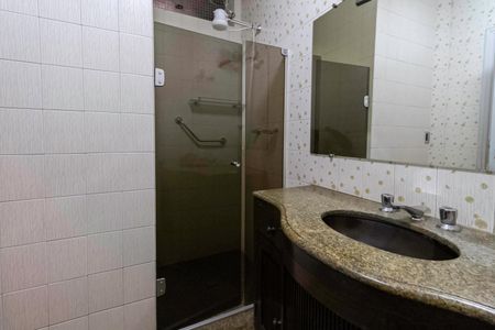 Apartamento à venda com 74m², 2 quartos e sem vagaBanheiro social