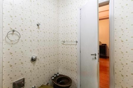 Apartamento à venda com 74m², 2 quartos e sem vagaBanheiro social