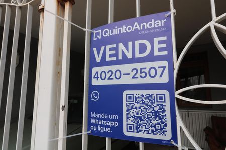 Casa para alugar com 250m², 3 quartos e 2 vagasFachada e placa