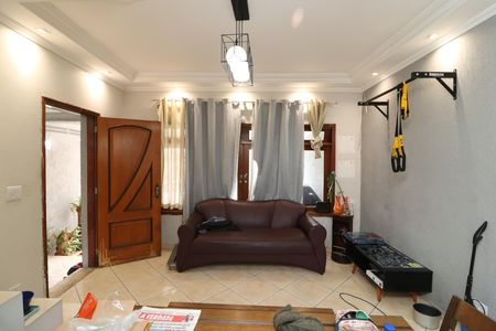 Casa para alugar com 250m², 3 quartos e 2 vagasSala