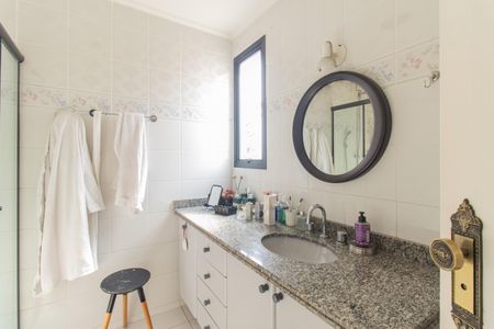 Apartamento à venda com 165m², 3 quartos e 4 vagasBanheiro da Suíte 1