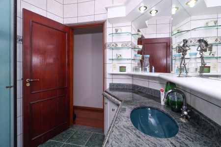 Casa à venda com 260m², 4 quartos e 4 vagas