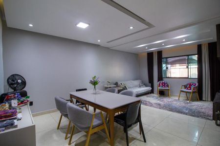 Casa para alugar com 480m², 3 quartos e 3 vagasSala