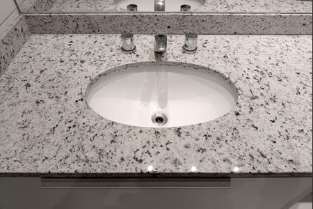 Apartamento à venda com 157m², 3 quartos e 4 vagasBanheiro da Suíte 1