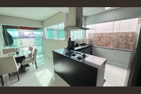 Apartamento à venda com 100m², 2 quartos e 2 vagasCobertura - Cozinha