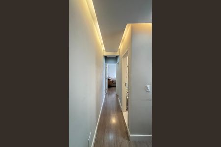 Apartamento à venda com 100m², 2 quartos e 2 vagasCorredor