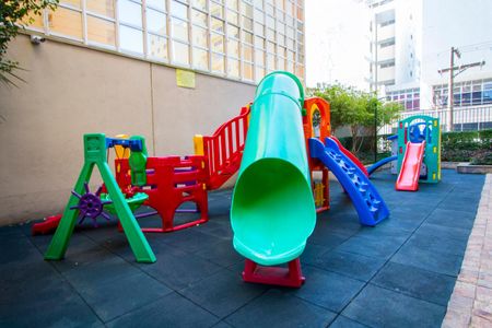 Apartamento à venda com 201m², 4 quartos e 4 vagasÁrea comum - Playground