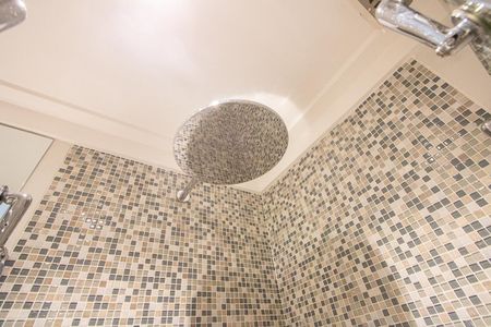 Apartamento à venda com 201m², 4 quartos e 4 vagasBanheiro social