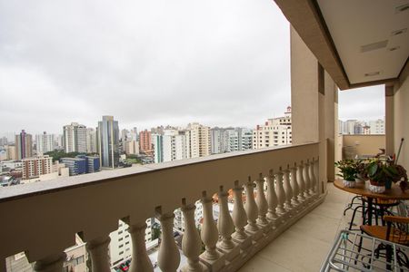 Apartamento à venda com 201m², 4 quartos e 4 vagasVaranda da sala