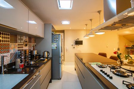 Apartamento à venda com 201m², 4 quartos e 4 vagasCozinha