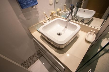 Apartamento à venda com 201m², 4 quartos e 4 vagasBanheiro social