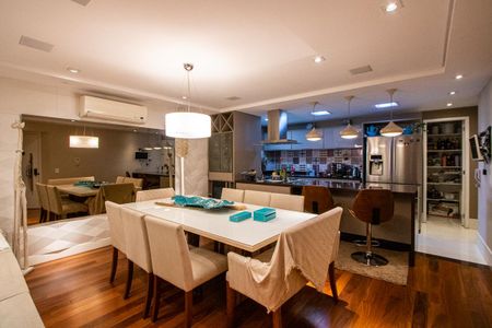 Apartamento à venda com 201m², 4 quartos e 4 vagasSala