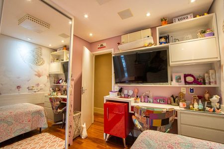 Apartamento à venda com 201m², 4 quartos e 4 vagasQuarto 