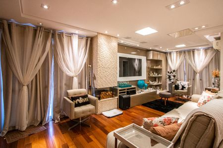 Apartamento à venda com 201m², 4 quartos e 4 vagasSala