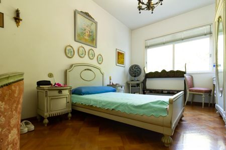 Apartamento à venda com 270m², 4 quartos e 2 vagasQuarto 2