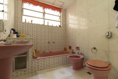 Apartamento à venda com 270m², 4 quartos e 2 vagasBanheiro social