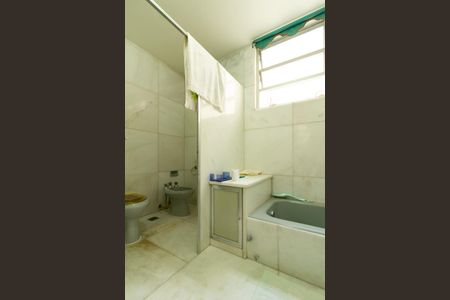 Apartamento à venda com 270m², 4 quartos e 2 vagasBanheiro da suíte