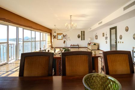 Apartamento à venda com 270m², 4 quartos e 2 vagasSala