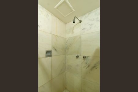 Apartamento à venda com 270m², 4 quartos e 2 vagasBanheiro da suíte