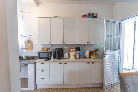 Casa à venda com 335m², 4 quartos e 2 vagasCasa 3 - cozinha
