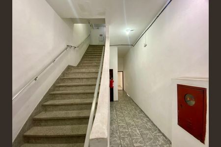 Studio para alugar com 30m², 1 quarto e 1 vagaEscada