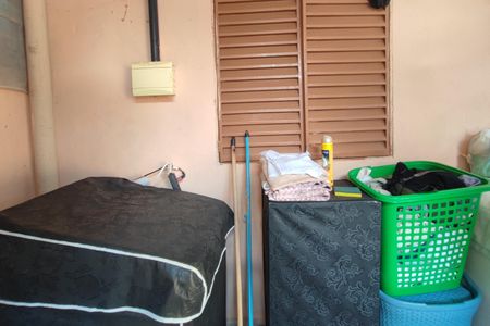 Casa à venda com 152m², 2 quartos e 2 vagas Casa à venda com 152m², 2 quartos e 2 vagasEdícula - Área de serviço