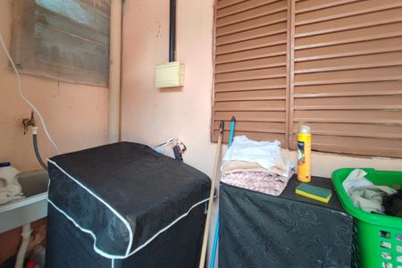 Casa à venda com 152m², 2 quartos e 2 vagas Casa à venda com 152m², 2 quartos e 2 vagasEdícula - Área de serviço